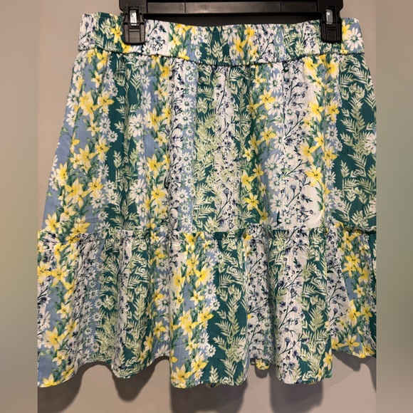Women's LOFT short skirt - Beautiful Spring Colors - Size Medium NWOT - Picture 2 of 13